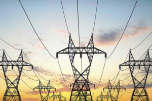 Energia electrică s-ar putea ieftini: ANRE propune tarife mai mici decât cele cerute de furnizori
