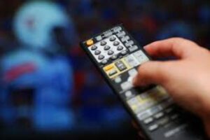 Mass-media va fi reglementată de o lege nouă: Guvernarea invocă alinierea la UE, iar opoziția contestă mai multe prevederi