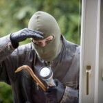 Polițiștii îndeamnă cetățenii să-și securizeze locuințele în perioada estivală