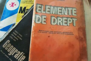 Degradare în educație: avem discipline la care nu știm să facem manuale 