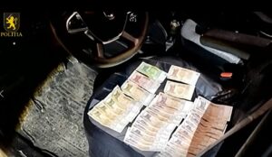 Doi șoferi din raionul Orhei conduceau în stare de ebrietate și ar fi încercat să dea mită polițiștilor