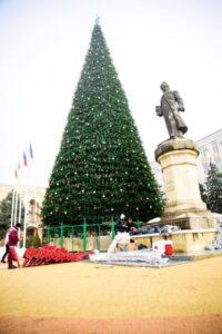 La Orhei azi va avea loc inaugurarea Pomului de Crăciun. Care este programul