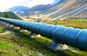 Rușii și ucrainenii continuă să se omoare, dar tranzitul petrolului rusesc prin sectorul ucrainean al conductei „Drujba” a fost reluat