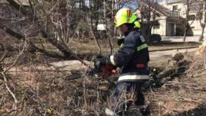 Salvatorii au intervenit la Orhei în urma intensificărilor de vânt