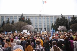 Profesorii ies în stradă: angajații din educație anunță protest la Chișinău și cer majorarea salariilor de la 1 septembrie