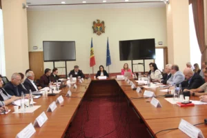 Sindicatele reiterează propunerea privind majorarea salariului minim până la 8 mii de lei