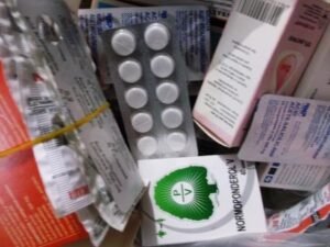 Proiect | Medicamentele fără prescripție, vândute la prețul pieței. Facultatea de Farmacie spune că s-ar putea scumpi
