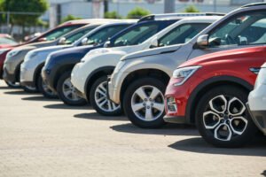 Noi reguli pentru parcări și transportul public în municipii. Parlamentul a votat proiectul privind mobilitatea urbană